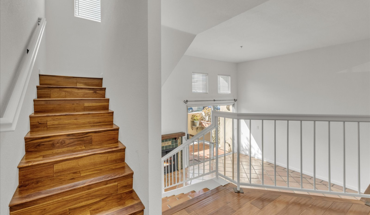 1345-E-Grand-Ave-unit-c27-DSC05965.webp