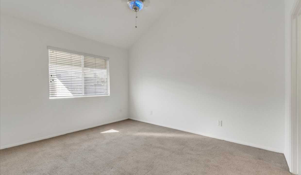 1345-E-Grand-Ave-unit-c30-DSC05980.webp