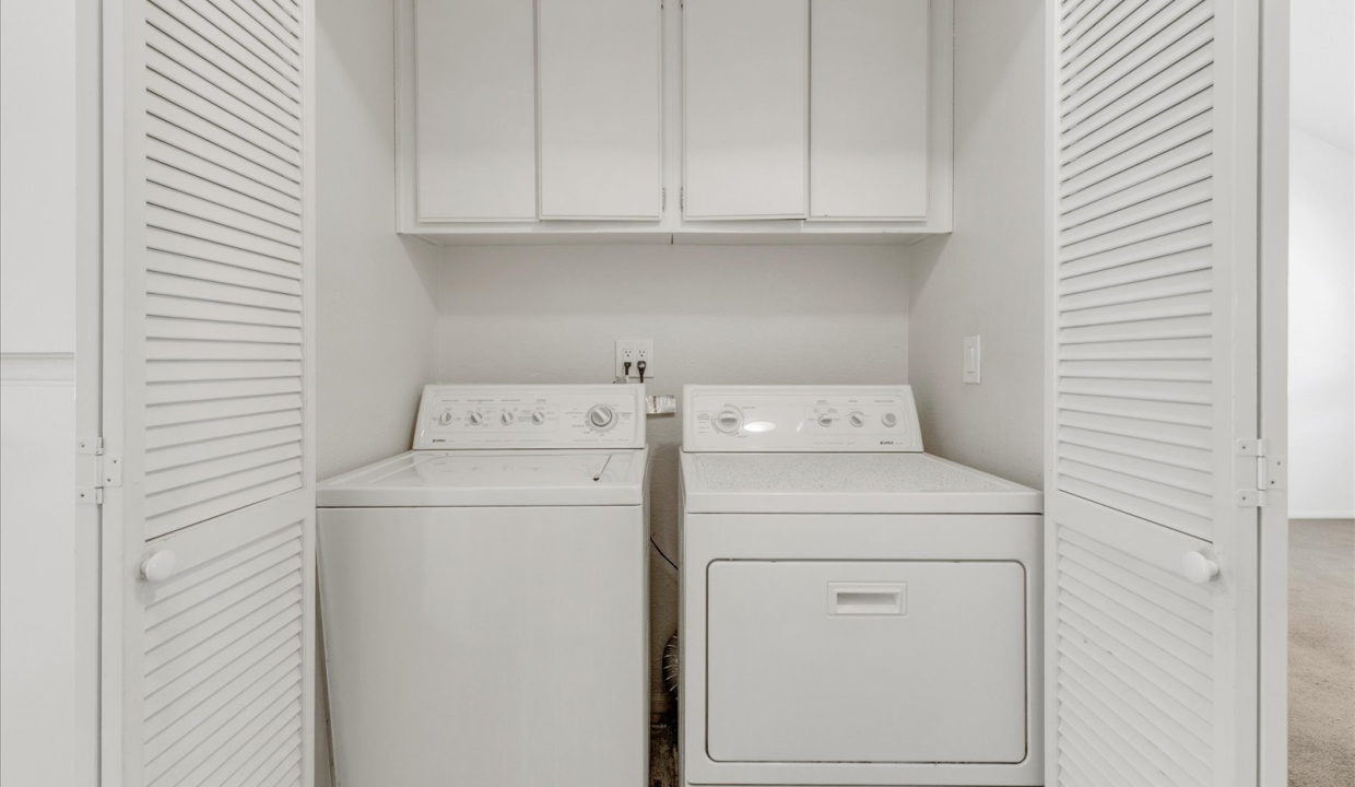 1345-E-Grand-Ave-unit-c40-DSC06030.webp